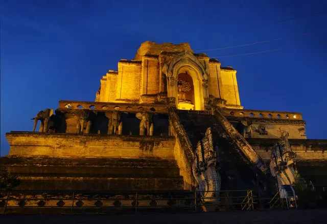 Wat Chedi Luang, Wat Phra Singh and 4 more